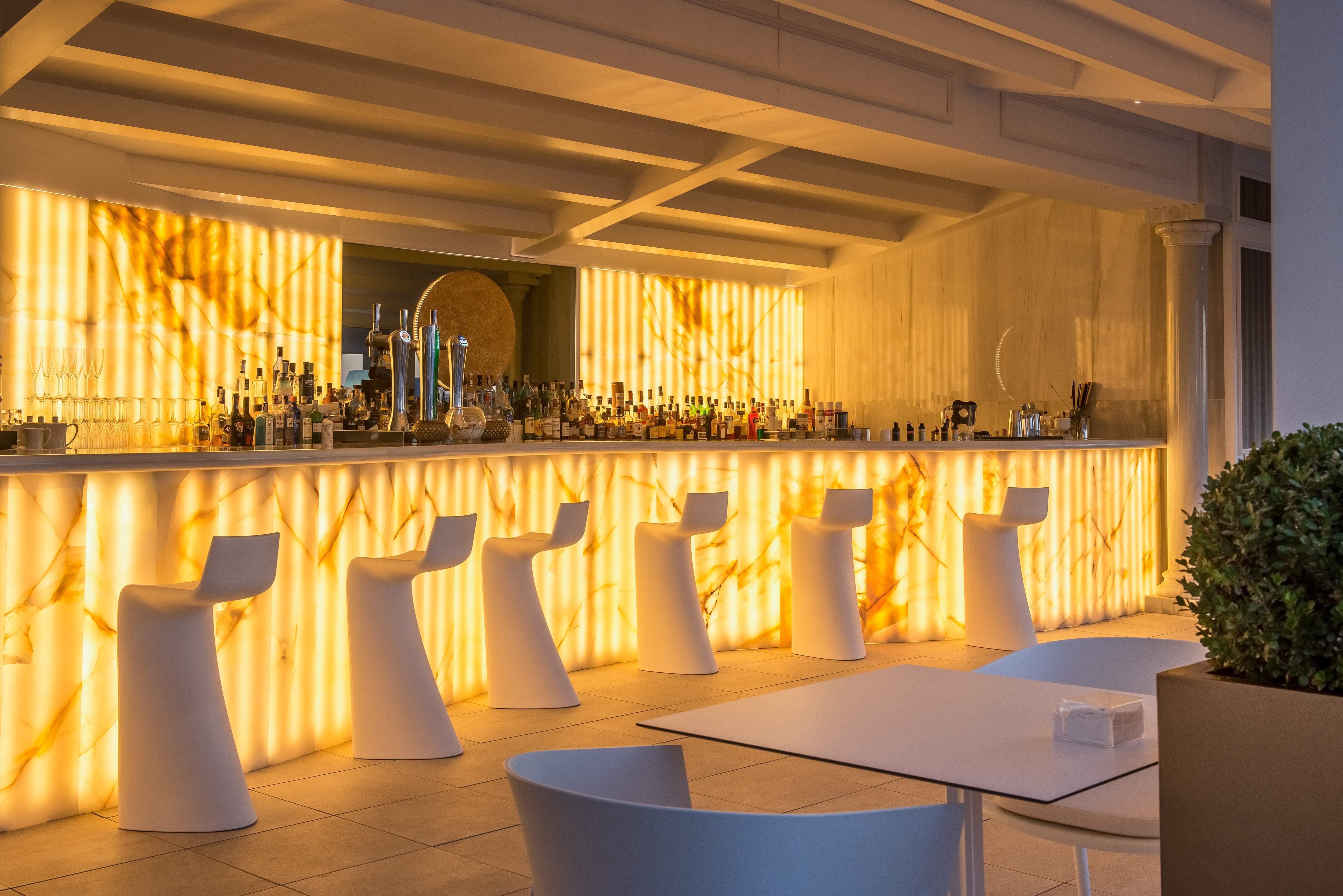 Gran Hotel Miramar Gl Malaga Ngoại thất bức ảnh The bar at the 12th floor